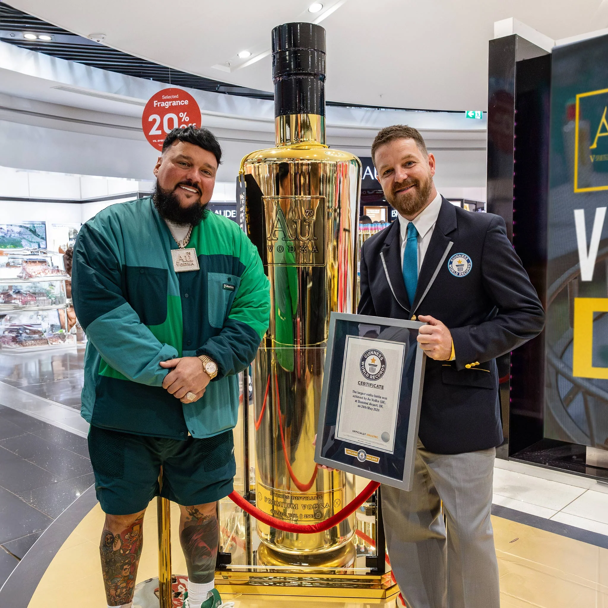 World's Largest Vodka Bottle - Au Vodka
