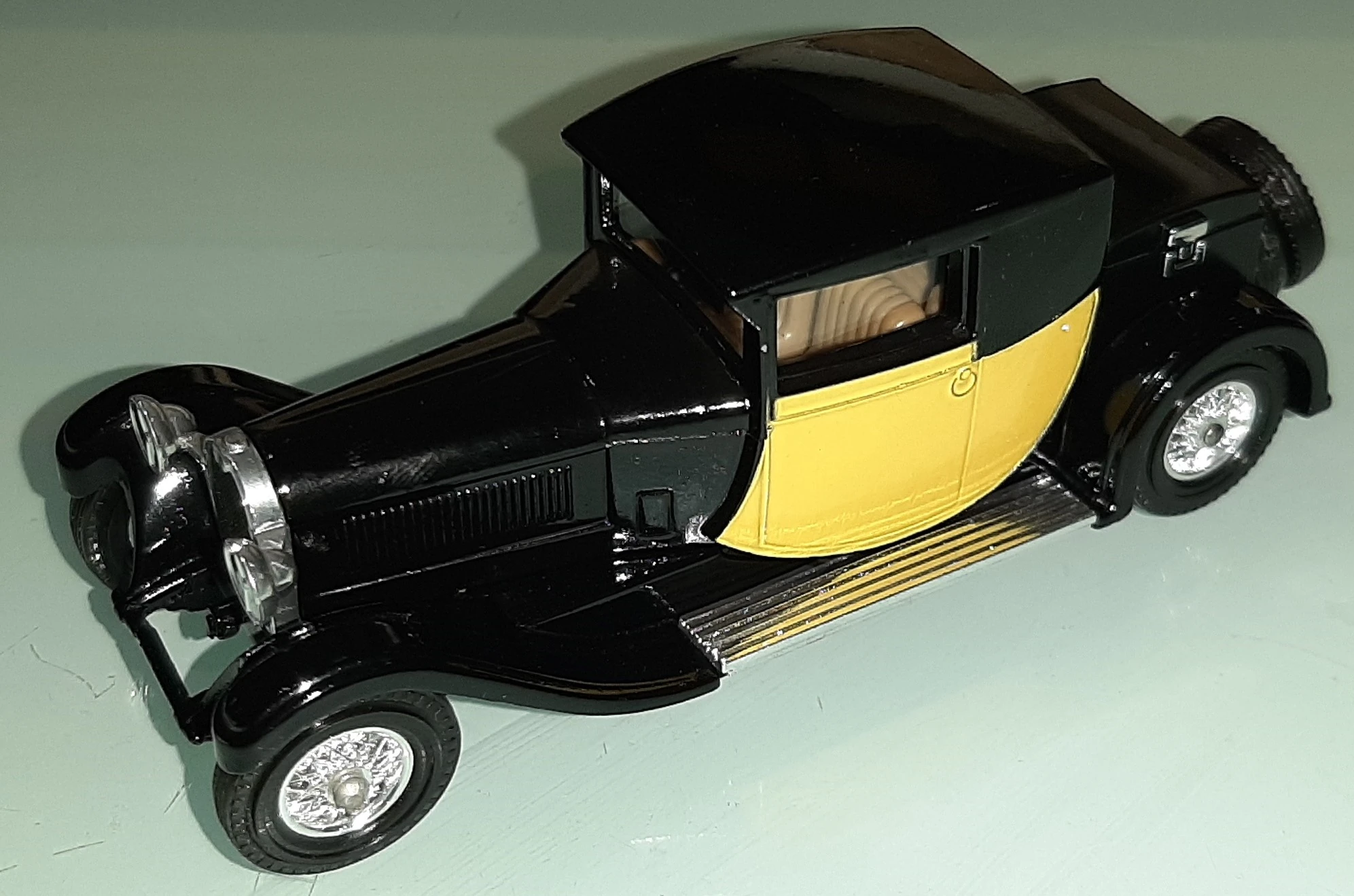 1928 Bugatti Type 44 image