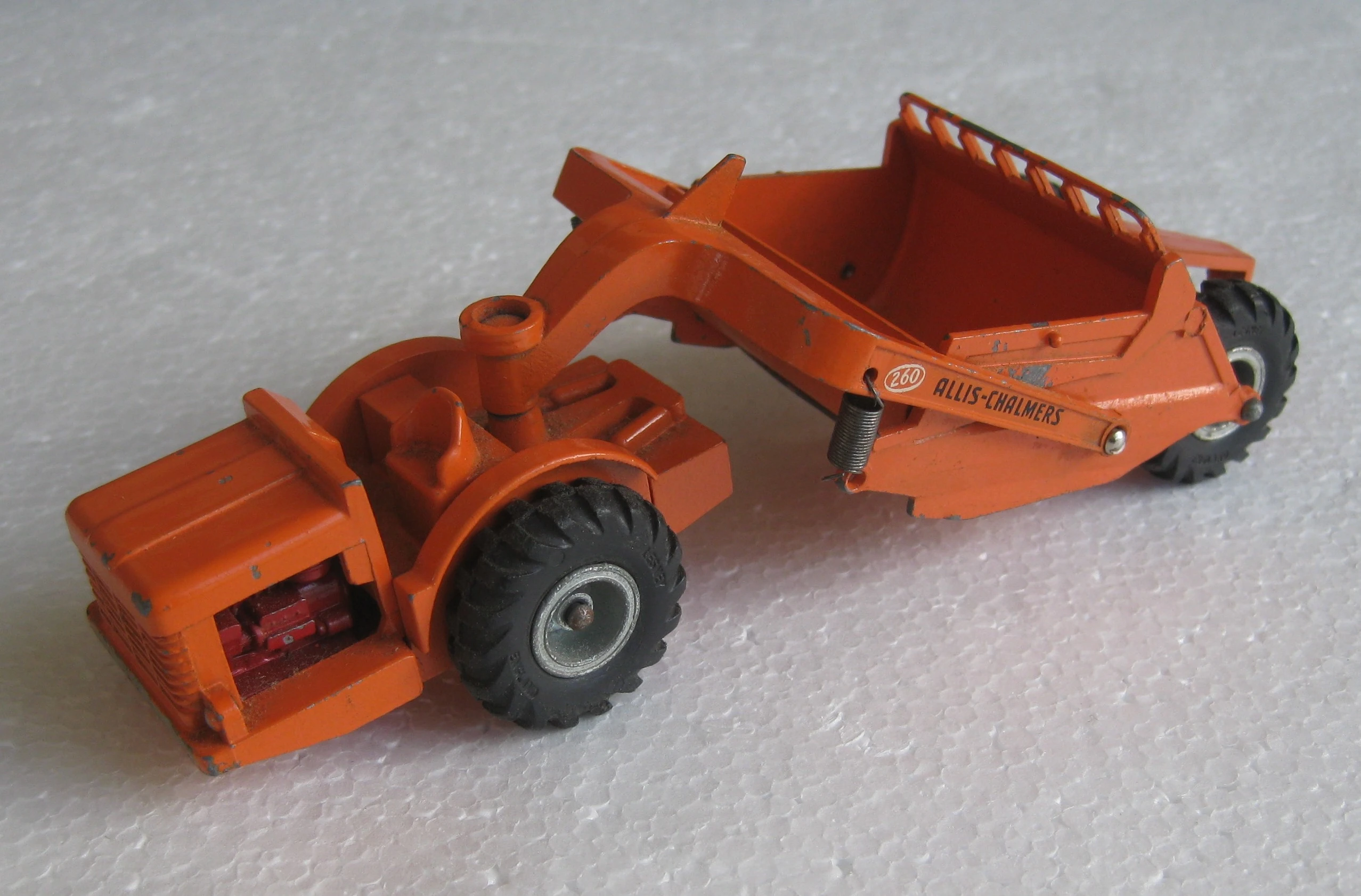 Allis-Chalmers Motor Scraper