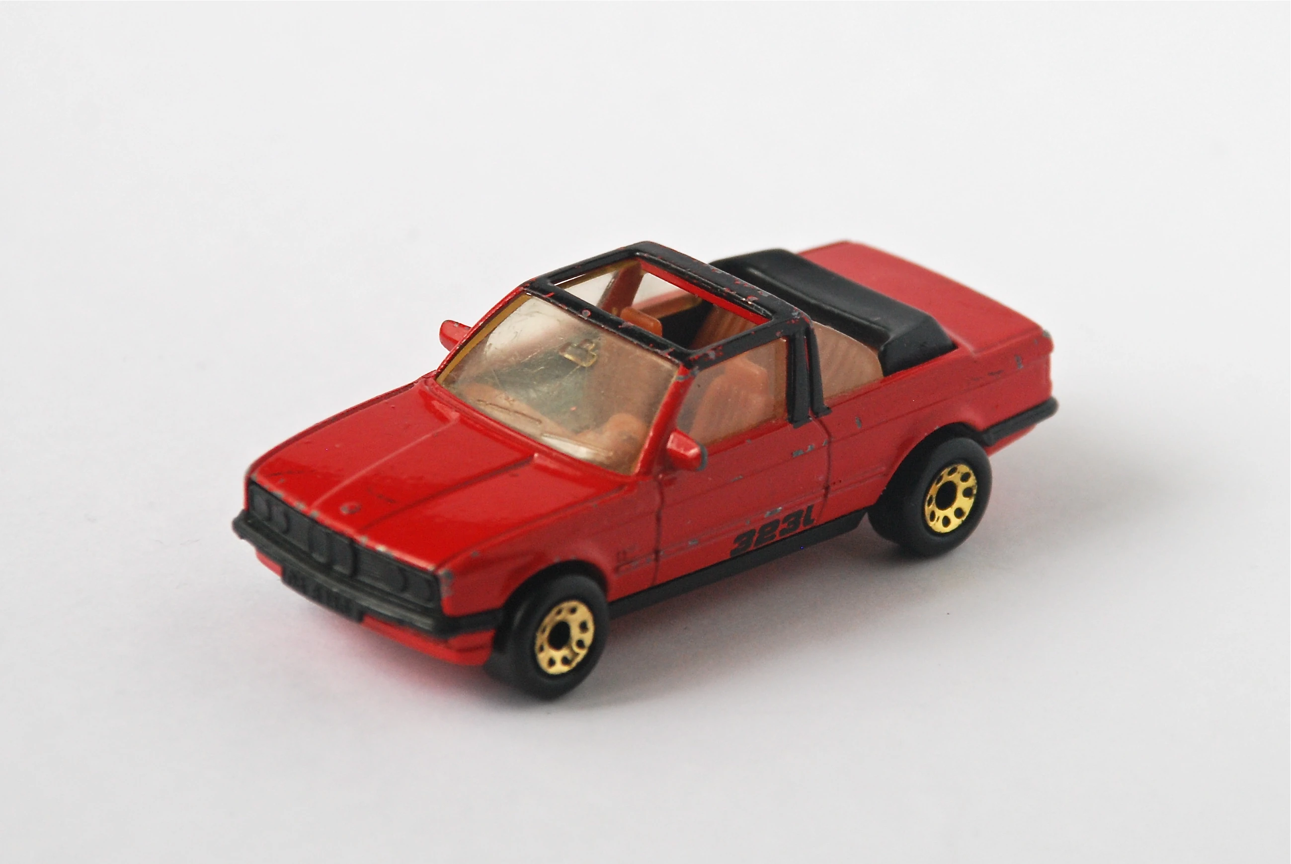 BMW 323i Cabriolet image