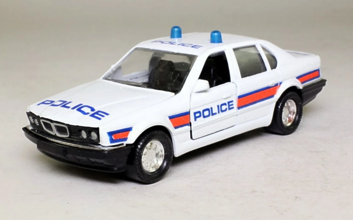 BMW 750 il Police Car