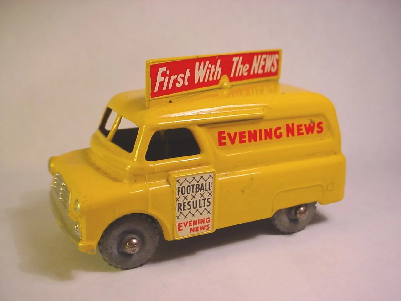 Bedford Evening News Van image