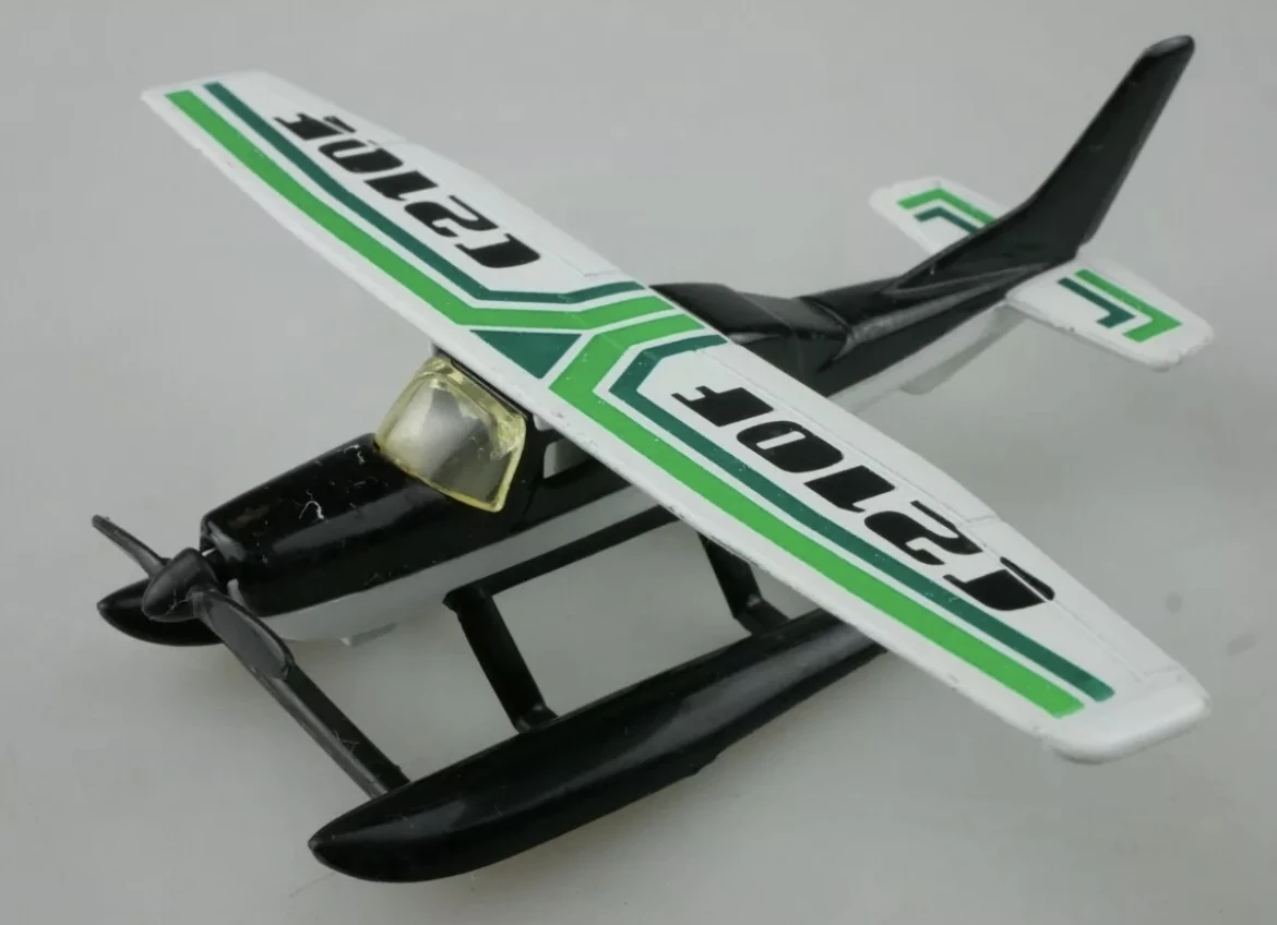 Cessna 210 Float Plane