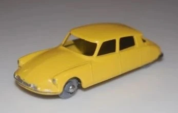 Citroen DS19 image