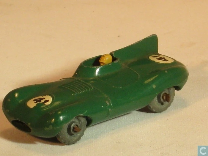 D Type Jaguar image