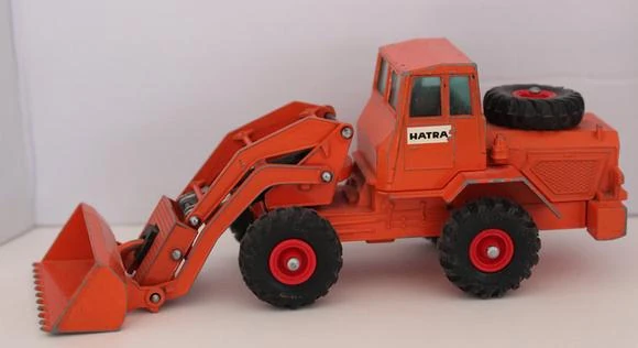 Hatra Tractor Shovel image
