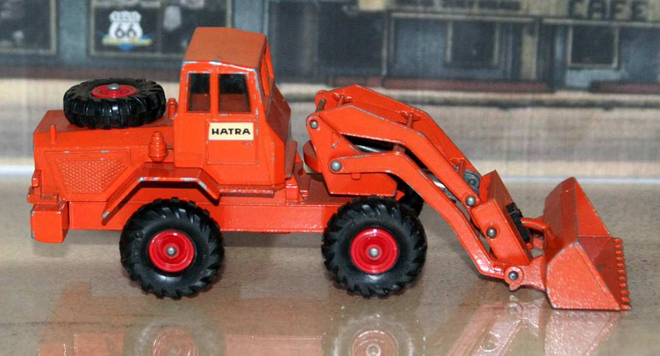 Hatra Tractor Shovel