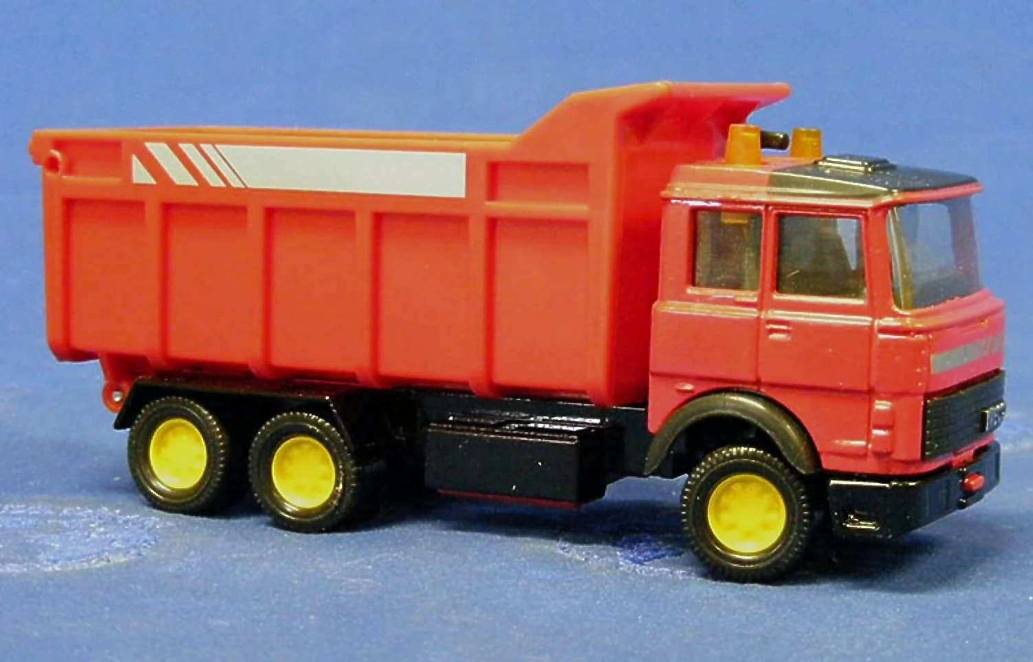 Iveco Tipper image