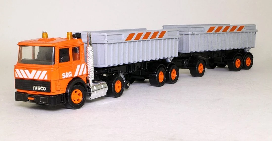 Iveco Tipper image