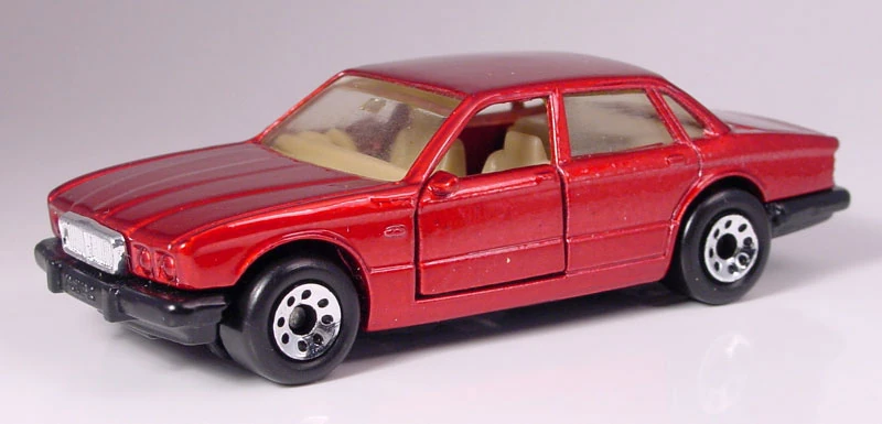 Jaguar XJ6 image