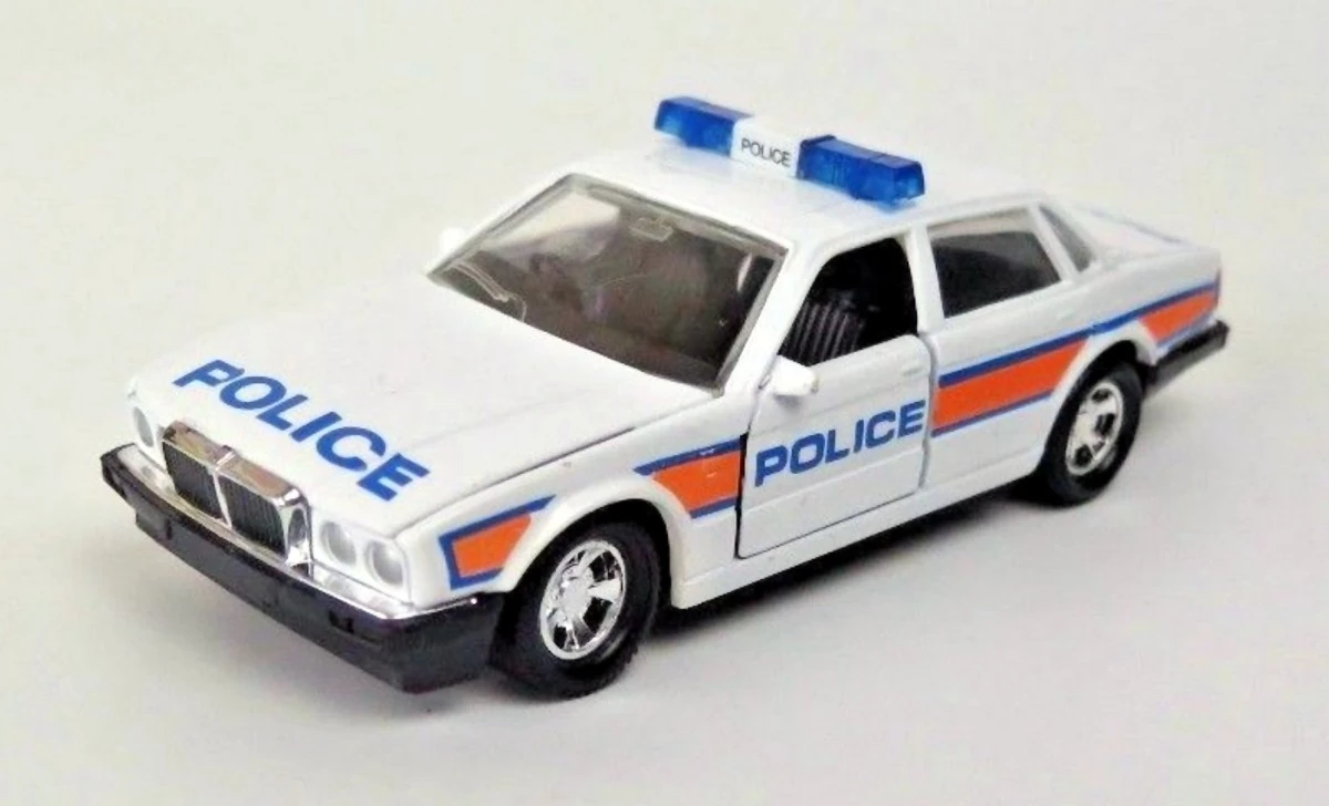 Jaguar XJ6 Police