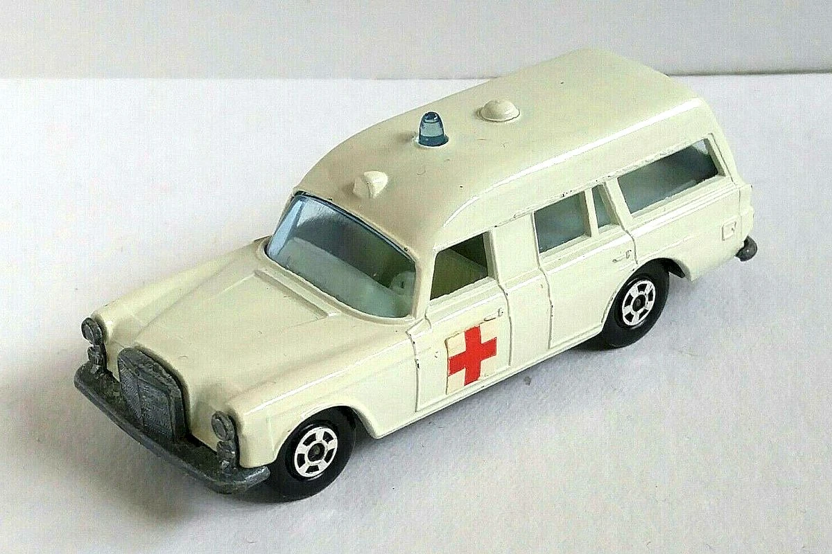 Mercedes Benz Binz Ambulance image