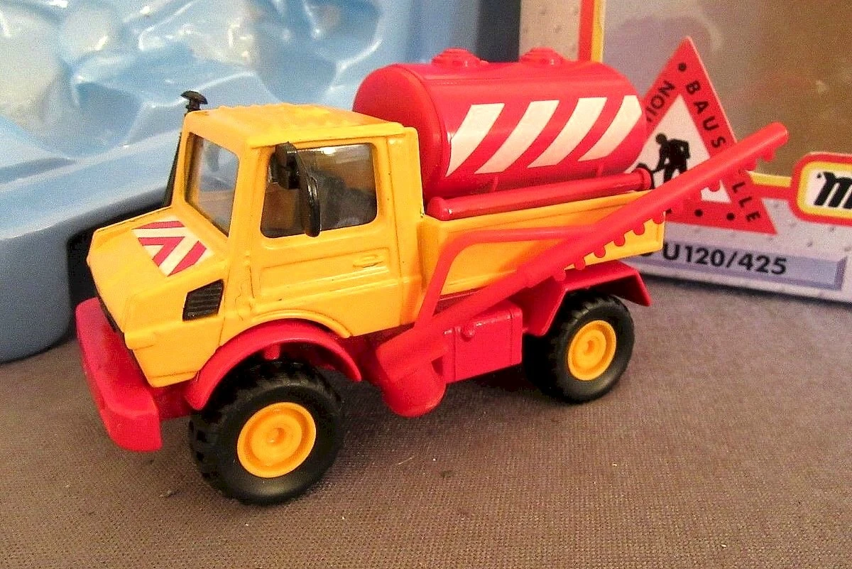 Mercedes Unimog U120/425 image