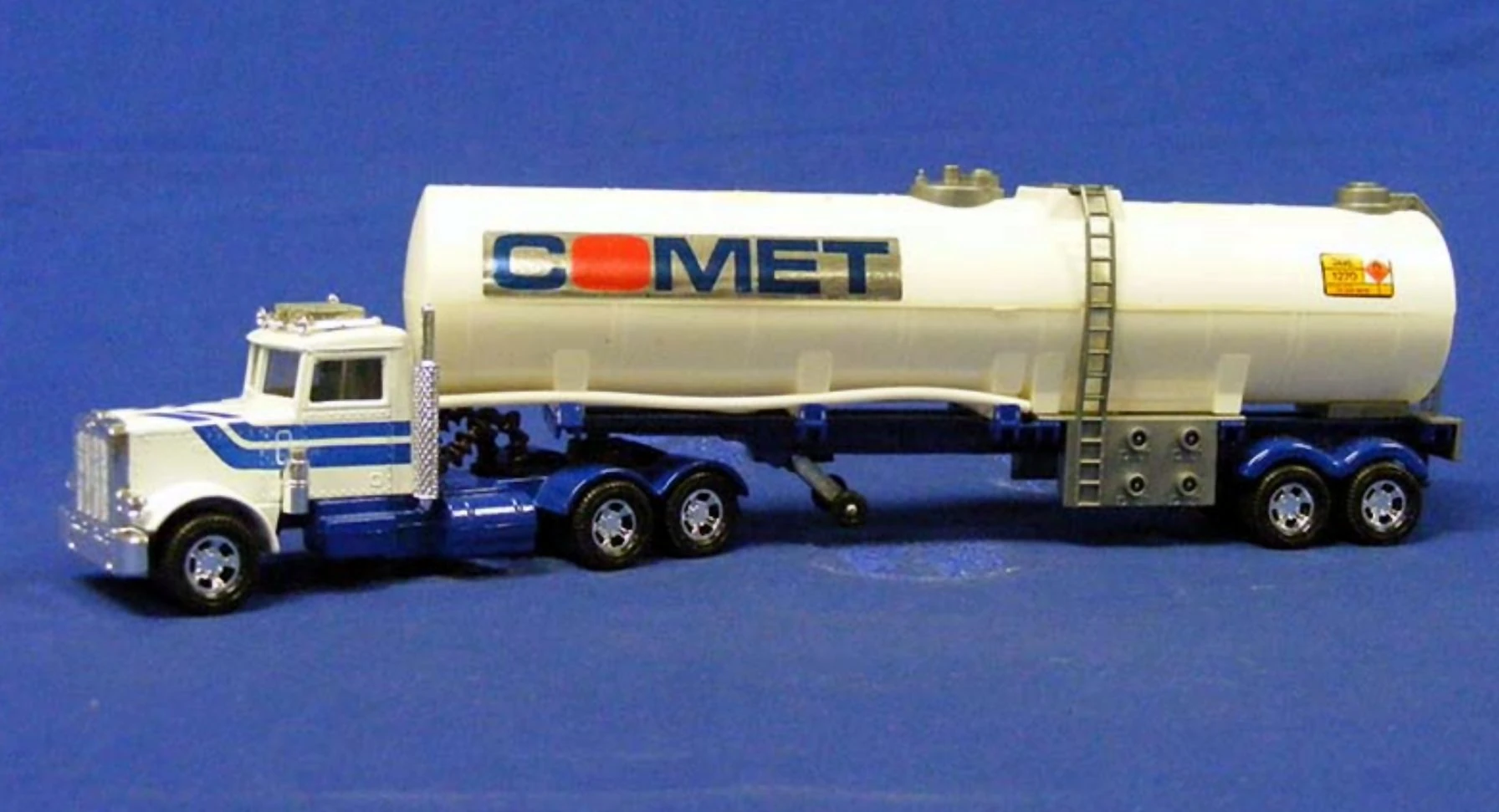 Peterbilt Tanker Truck image