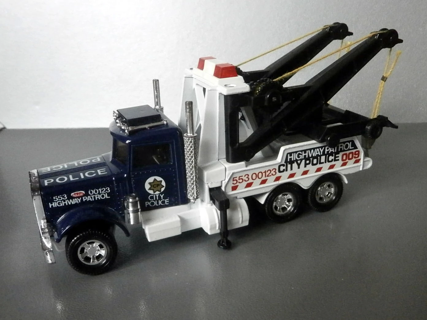 Peterbilt Wreck Truck image