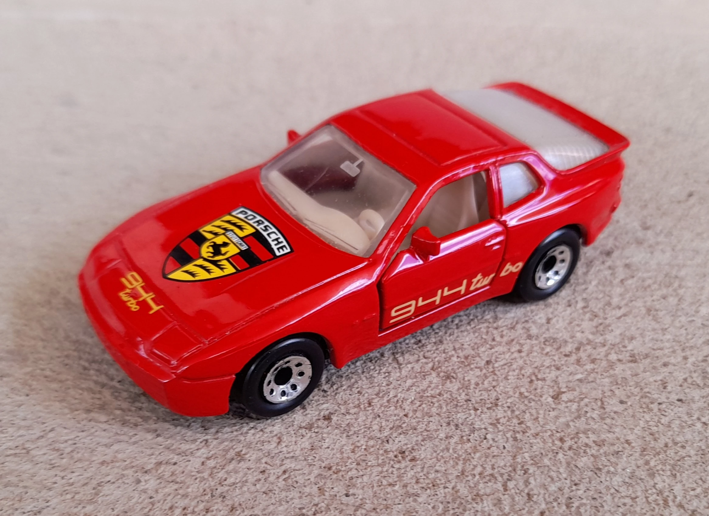 Porsche 944 Turbo image