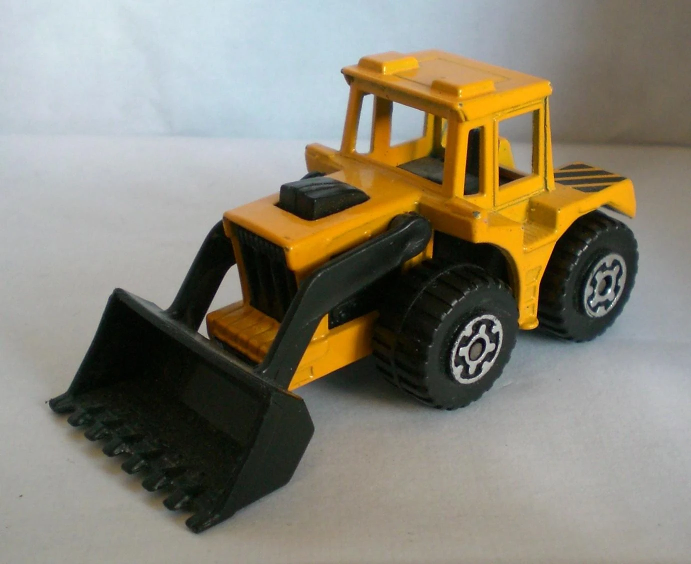 Tractor Shovel image